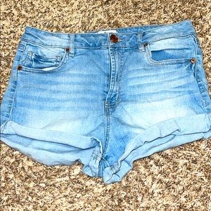 Refuge High-Rise shorts